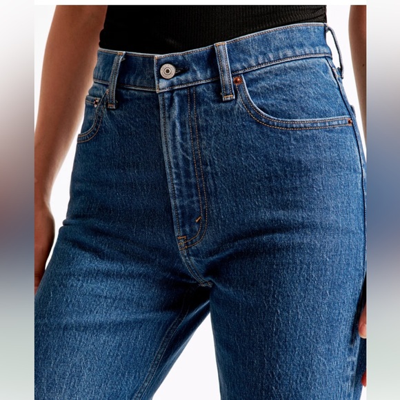 Abercrombie & Fitch High Rise 90s Relaxed Jean - Picture 7 of 12